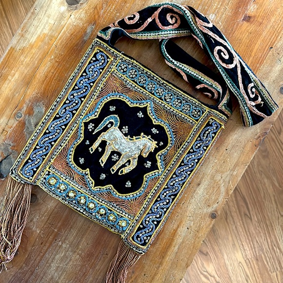 Vintage Burmese Kalaga Tapestry Crossbody Bag - Picture 11 of 13